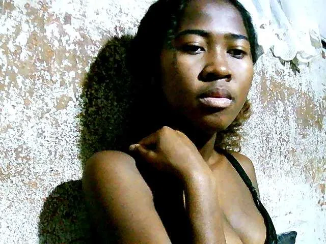 Live sex webcam photo for Saida121 #275824668