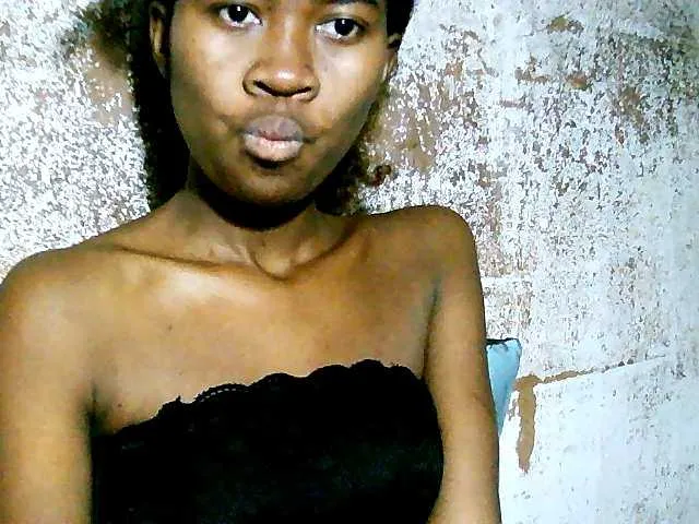 Live sex webcam photo for Saida121 #275838409