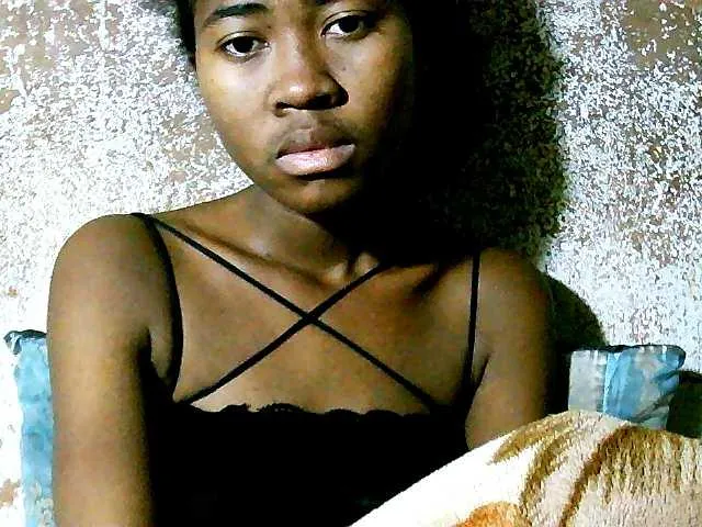 Live sex webcam photo for Saida121 #275859371