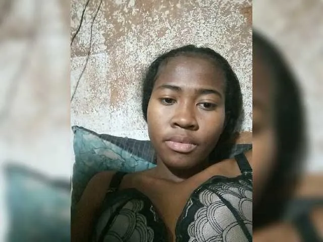 Live sex webcam photo for Saida121 #275902624