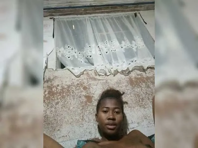 Live sex webcam photo for Saida121 #275941175