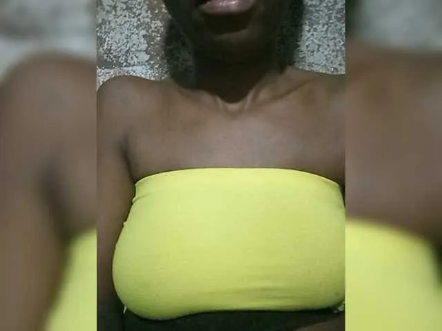 Live sex webcam photo for Saida121 #275966422