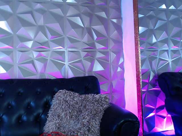 Live sex webcam photo for SaigeStark #277126130