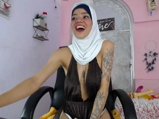 Live sex webcam photo for SalimaHashim #288070443