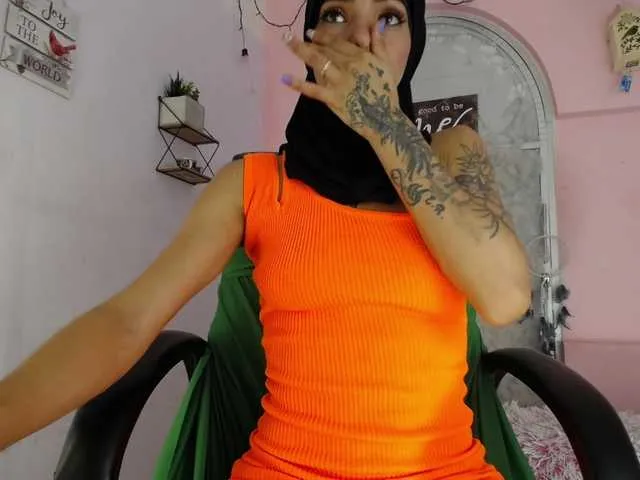 Live sex webcam photo for SalimaHashim #288070468