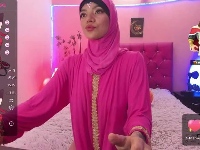 Live sex webcam photo for SalimaHashim #288070475