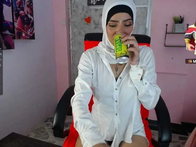 Live sex webcam photo for SalimaHashim #288070543