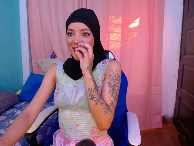 Live sex webcam photo for SalimaHashim #288070575