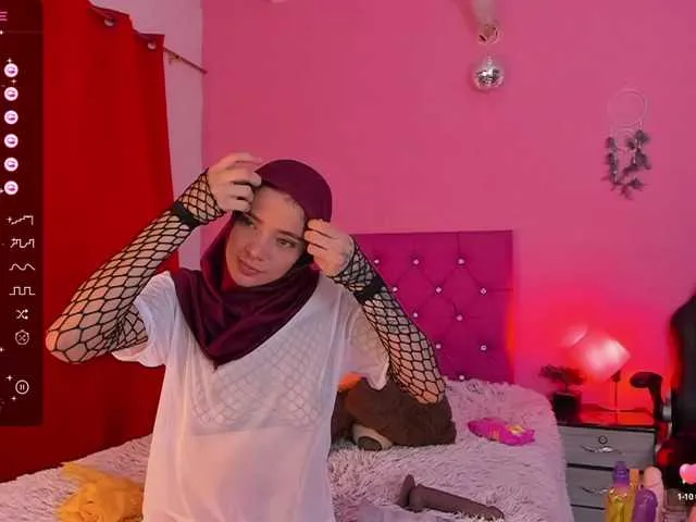 Live sex webcam photo for SalimaHashim #288070636