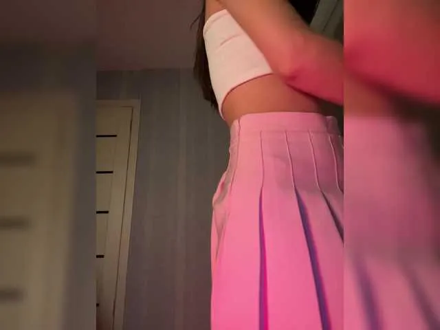Live sex webcam photo for Saliss1 #291155079