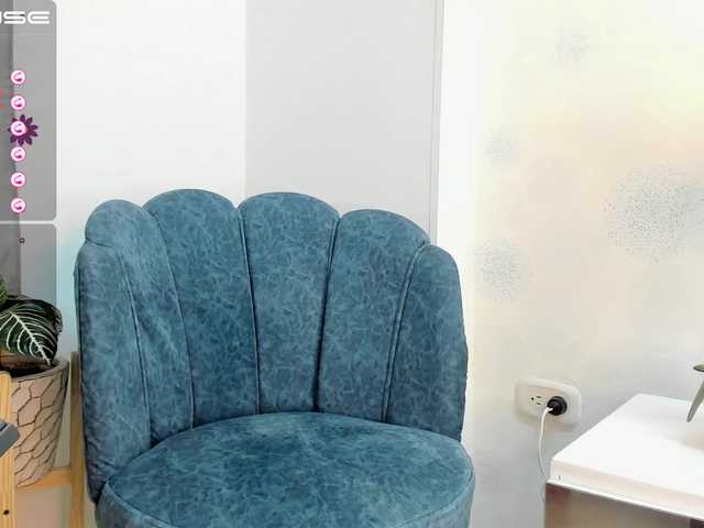 Live sex webcam photo for SallyAzmani #275586214