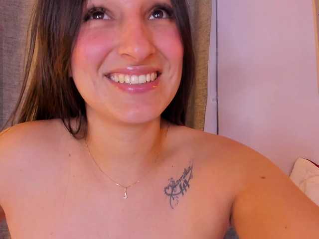 Live sex webcam photo for SallyAzmani #278137057