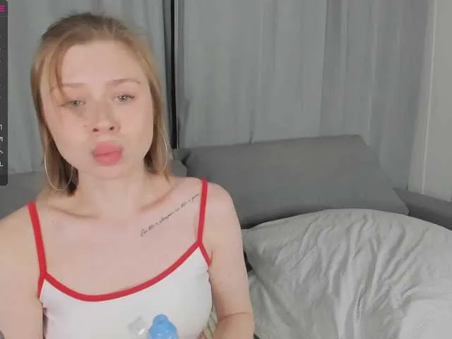 Live sex webcam photo for SallyHicks #275654021