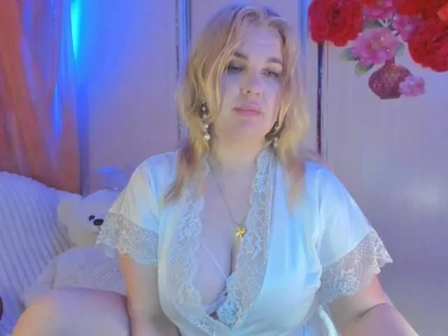 Live sex webcam photo for SallyNex4u #277674200