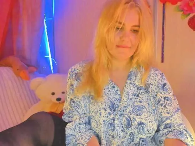 Live sex webcam photo for SallyNex4u #277700816