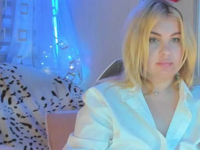 Live sex webcam photo for SallyNex4u #277923420