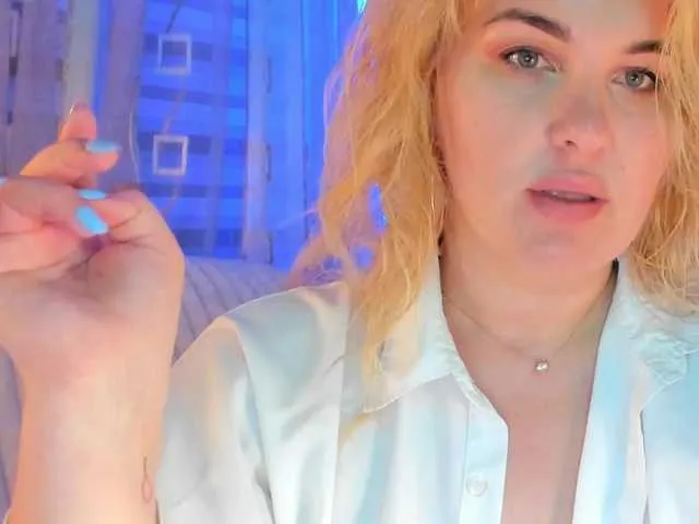 Live sex webcam photo for SallyNex4u #277995001