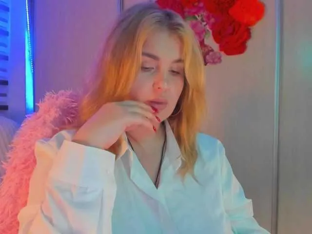 Live sex webcam photo for SallyNex4u #290135500