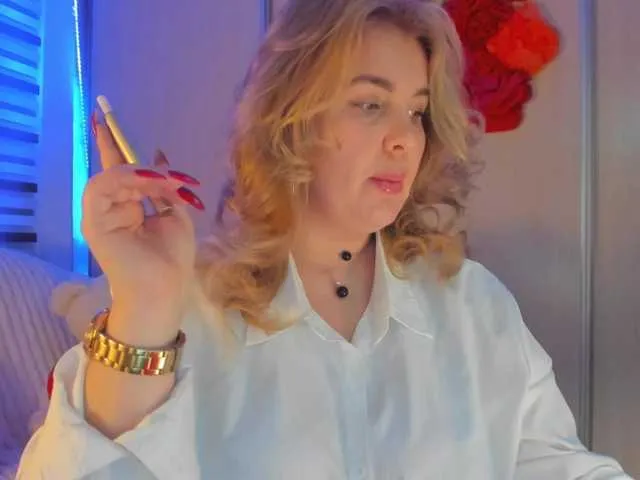 Live sex webcam photo for SallyNex4u #290179057