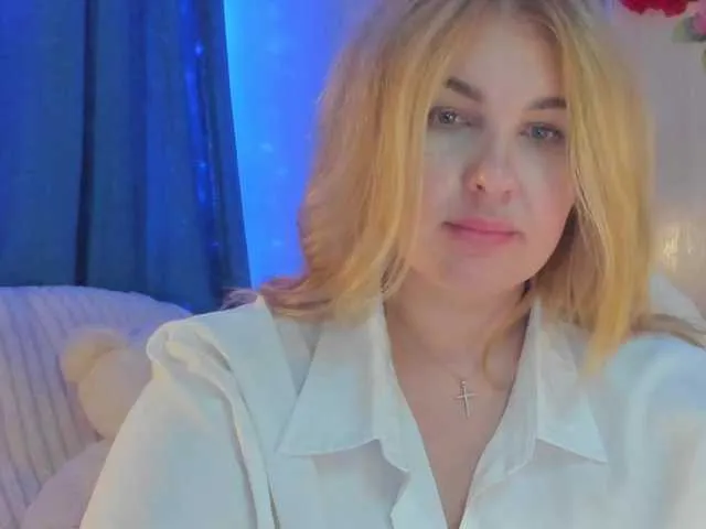 Live sex webcam photo for SallyNex4u #290317729