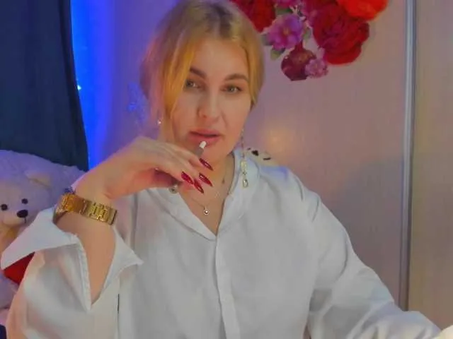 Live sex webcam photo for SallyNex4u #290362910