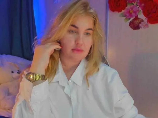 Live sex webcam photo for SallyNex4u #290411157