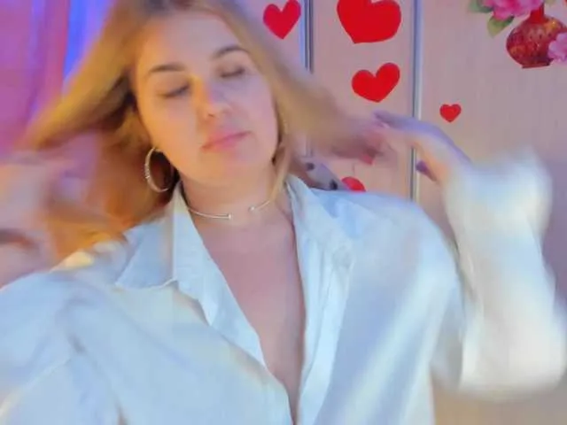 Live sex webcam photo for SallyNex4u #290604752