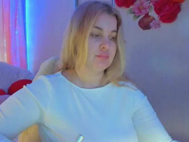 Live sex webcam photo for SallyNex4u #290696064