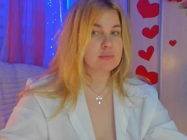 Live sex webcam photo for SallyNex4u #290761833