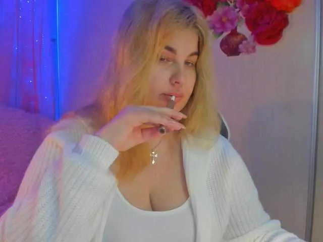 Live sex webcam photo for SallyNex4u #290776708