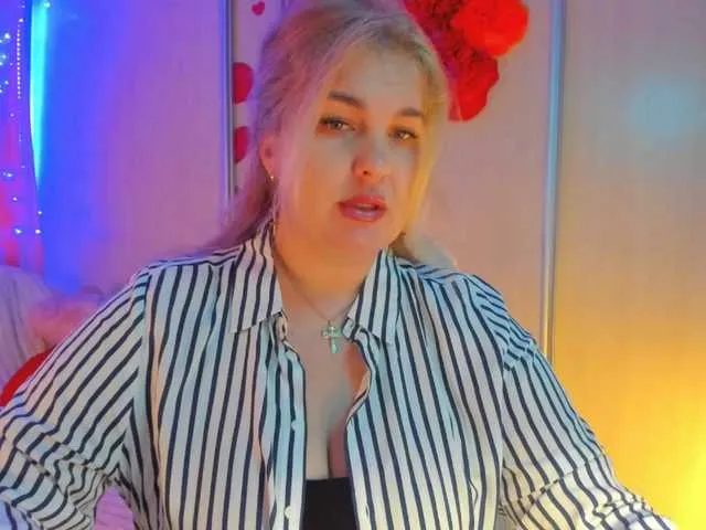 Live sex webcam photo for SallyNex4u #290855958