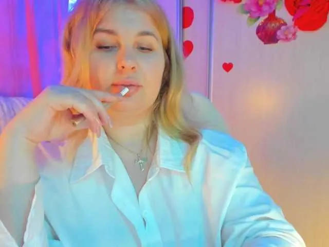 Live sex webcam photo for SallyNex4u #290858417