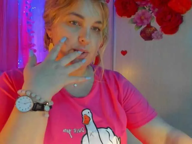 Live sex webcam photo for SallyNex4u #291470416