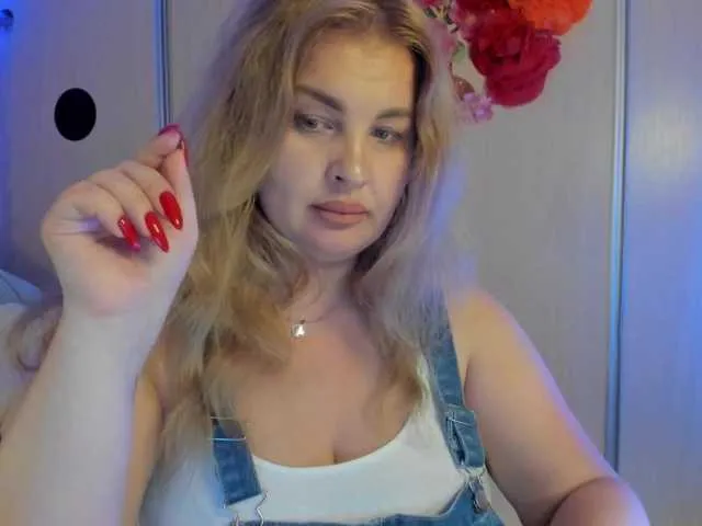 Live sex webcam photo for SallyNex4u #291773854