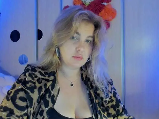 Live sex webcam photo for SallyNex4u #291799943