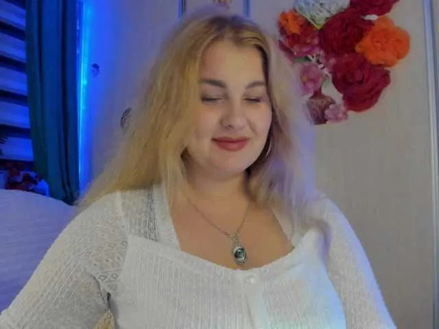 Live sex webcam photo for SallyNex4u #292090651