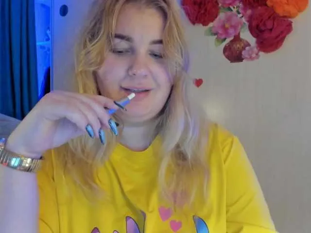 Live sex webcam photo for SallyNex4u #292165523