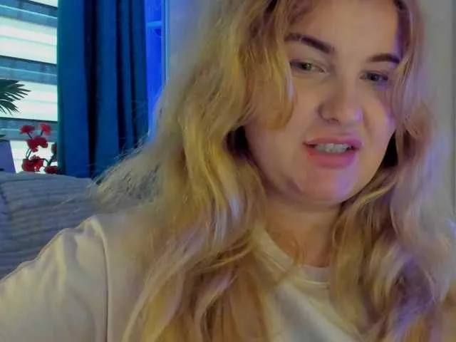 Live sex webcam photo for SallyNex4u #292181931