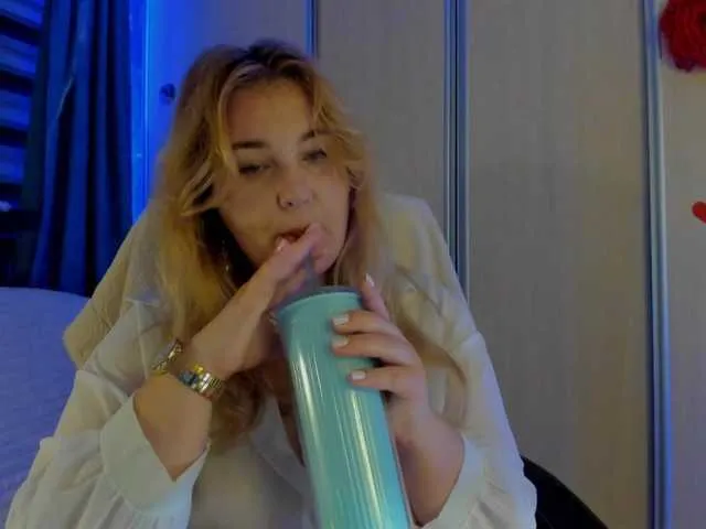 Live sex webcam photo for SallyNex4u #292245078