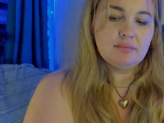 Live sex webcam photo for SallyNex4u #292272673