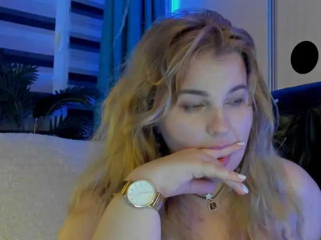 Live sex webcam photo for SallyNex4u #292285353