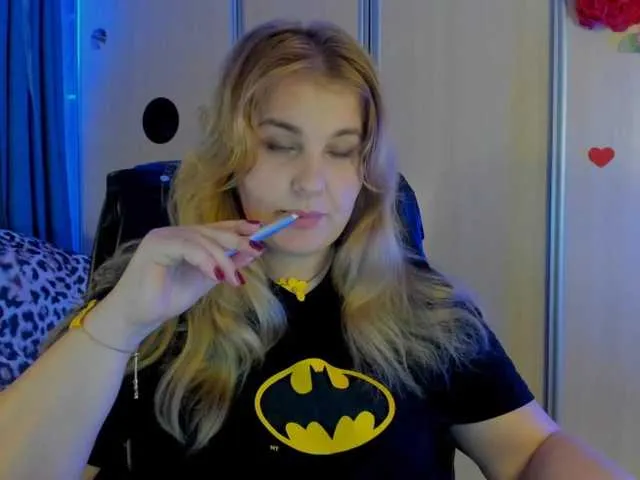 Live sex webcam photo for SallyNex4u #292382978