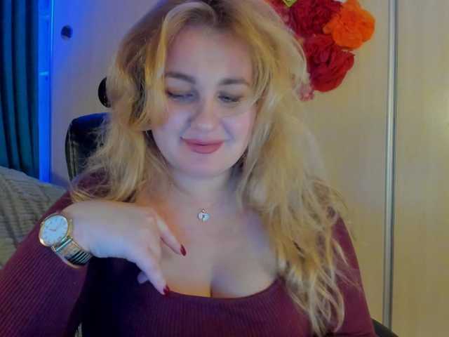 Live sex webcam photo for SallyNex4u #292424148