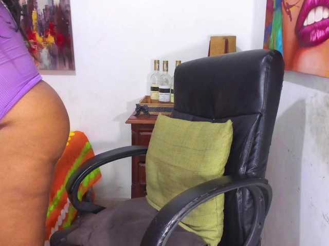 Live sex webcam photo for SallyThompson #276578566