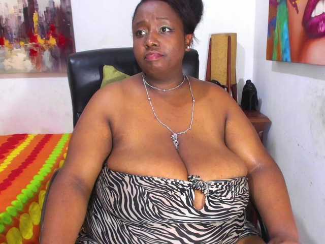 Live sex webcam photo for SallyThompson #276975533