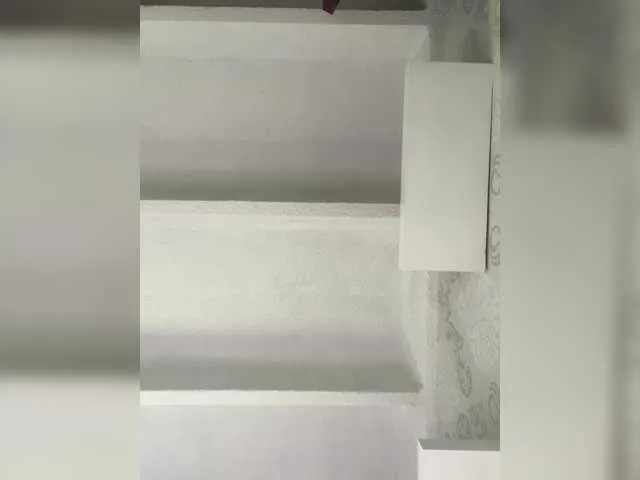 Live sex webcam photo for SallyeLeins #290740510