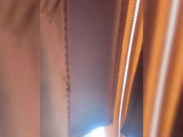 Live sex webcam photo for SallyeLeins #291005420