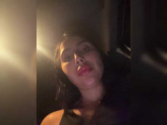 Live sex webcam photo for SallyeLeins #291217249