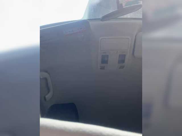 Live sex webcam photo for SallyeLeins #291269047