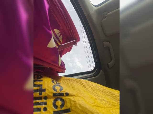 Live sex webcam photo for SallyeLeins #291497291